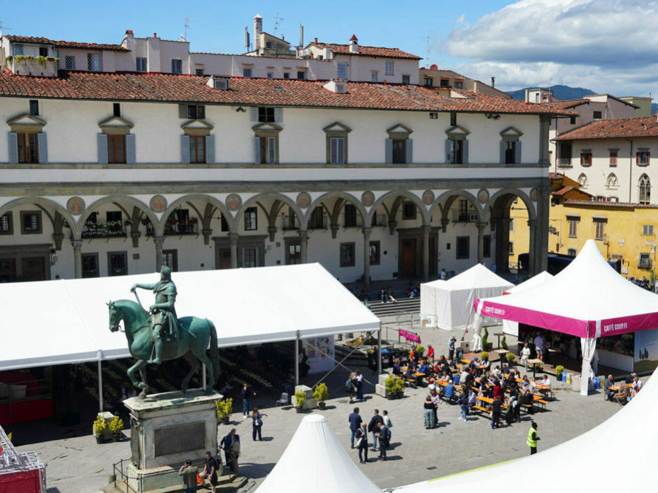 Cooperazione in festa vista dall’alto Cooperazione in festa vista dall'alto