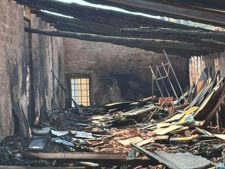 Teatro Povero Monticchiello incendio Teatro Povero Monticchiello incendio