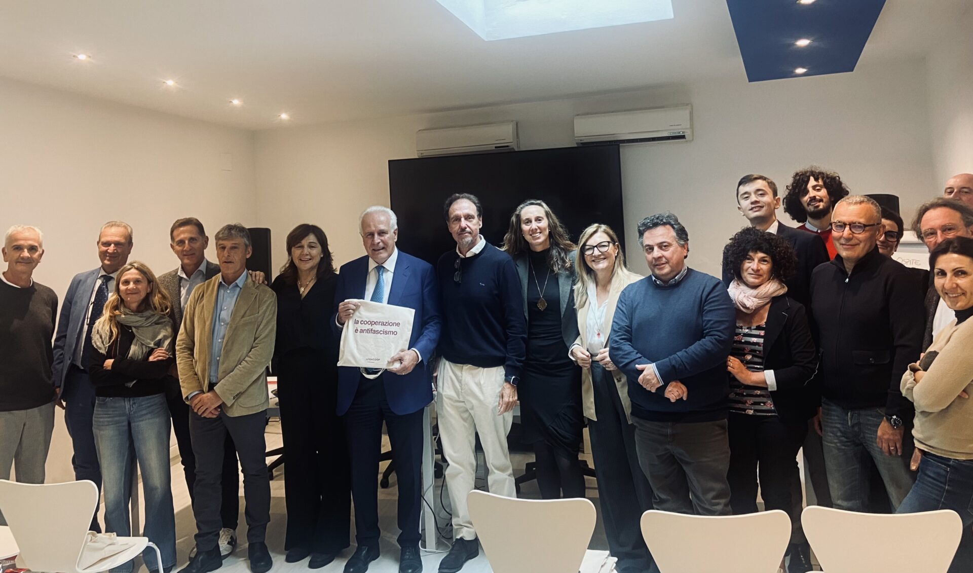 Giani incontra la Presidenza di Legacoop Toscana: collaborazione rinnovata per lo sviluppo della regione 5 Unknown 1