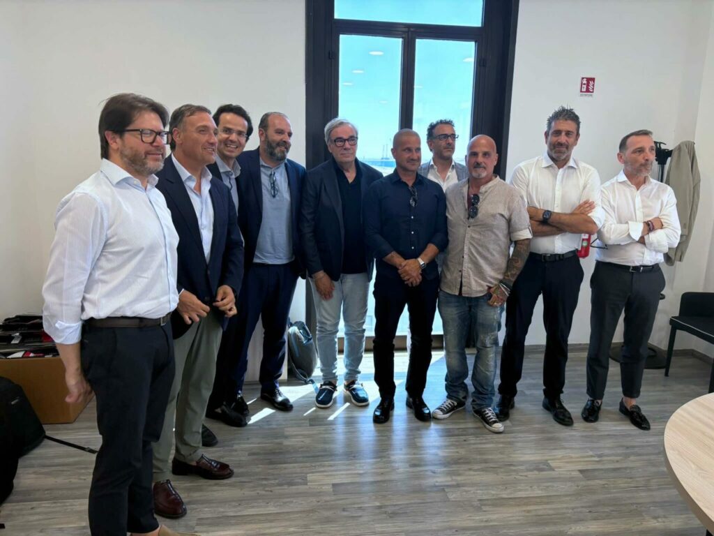 Uniport Livorno: da SICI e Coopfond un investimento per la crescita 6 Foto di gruppo
